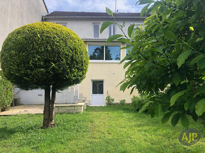 Maison - 122 m² - 6 pièces