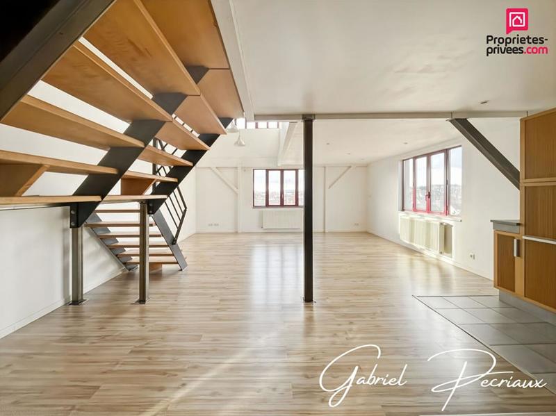 Loft - 96 m² - 5 pièces