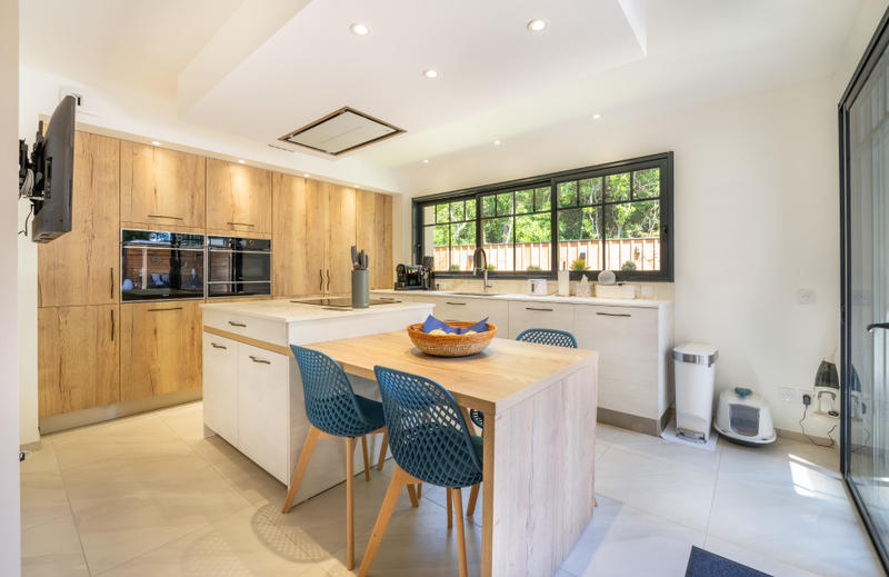 Maison - 90 m² - 5 pièces