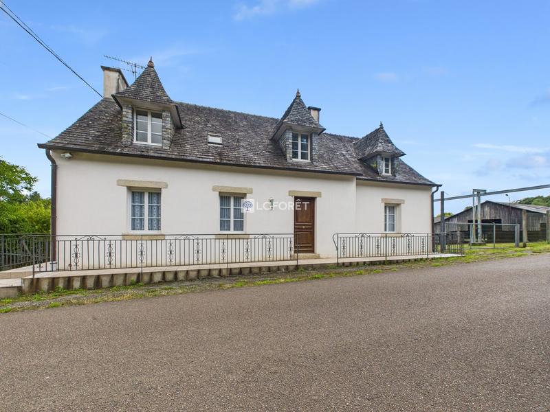 Maison traditionnelle - 165 m² - 8 pièces