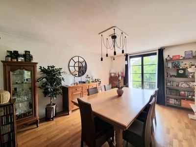 Maison - 194 m² - 8 pièces