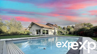 Villa - 297 m² - 6 pièces