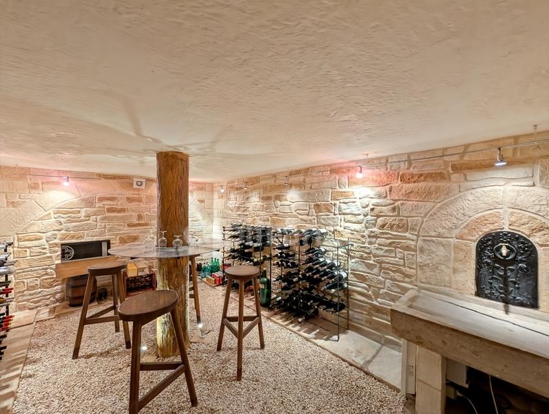 Maison - 184 m² - 9 pièces