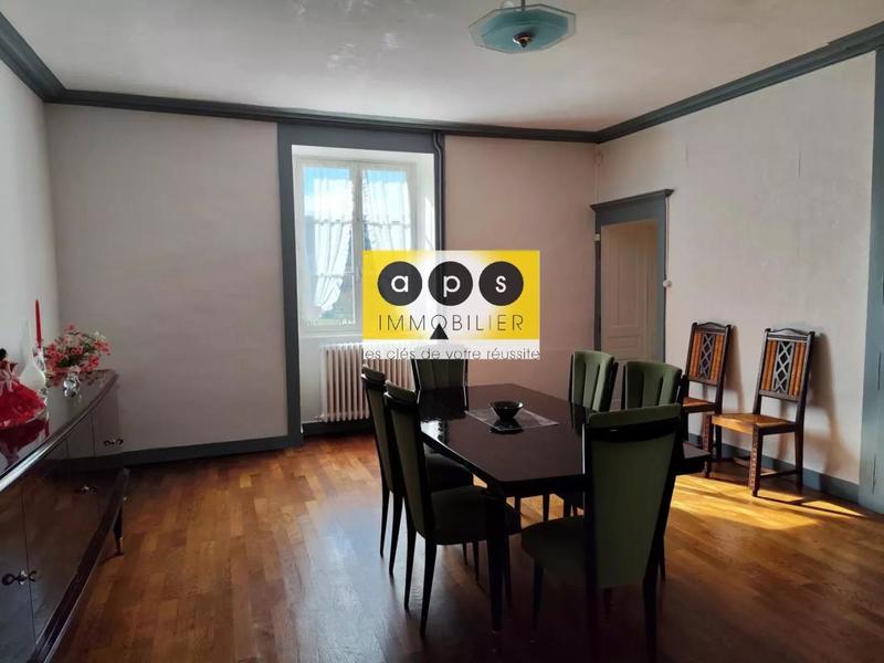 Propriété - 220 m² - 14 pièces