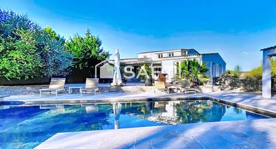 Maison - 267 m² - 8 pièces