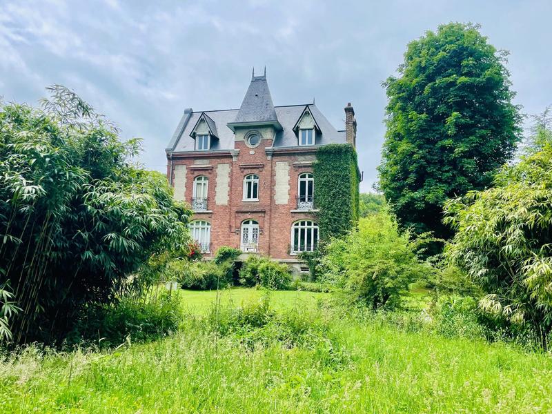 Maison - 300 m² - 9 pièces