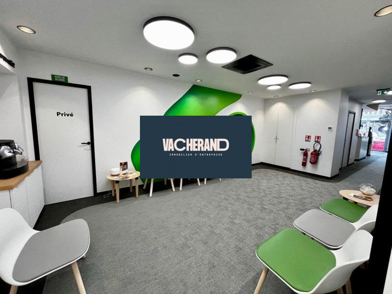 Local commercial - 143 m²