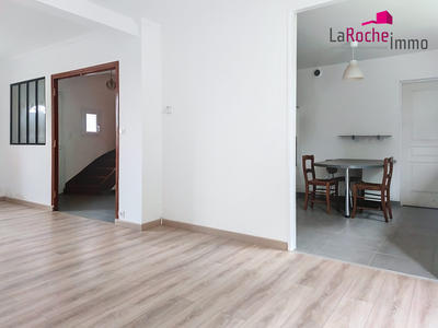 Maison traditionnelle - 95 m² - 6 pièces