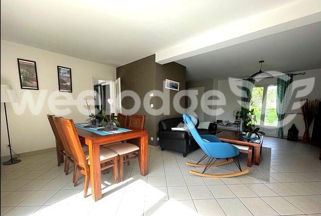 Maison traditionnelle - 140 m² - 6 pièces