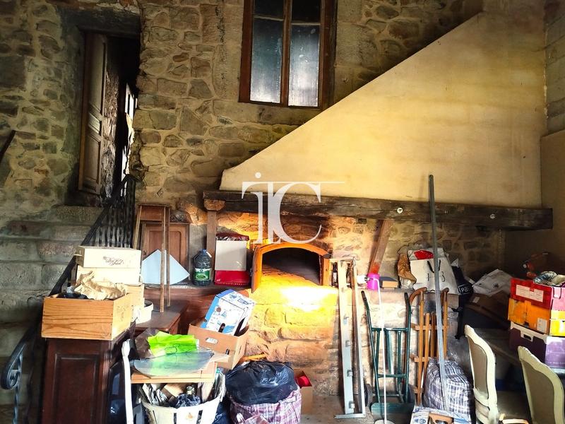 Maison en pierre - 207 m² - 6 pièces