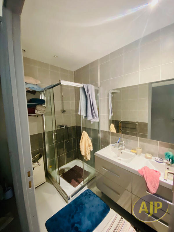 Immeuble - 8 pièces