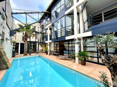 Appartement - 180 m² - 5 pièces