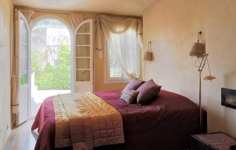 Villa - 240 m² - 8 pièces