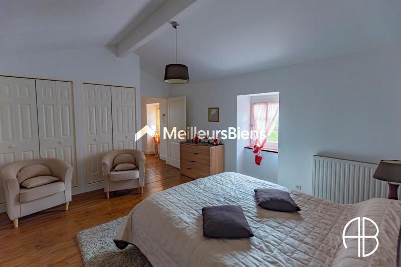 Maison - 288 m² - 13 pièces