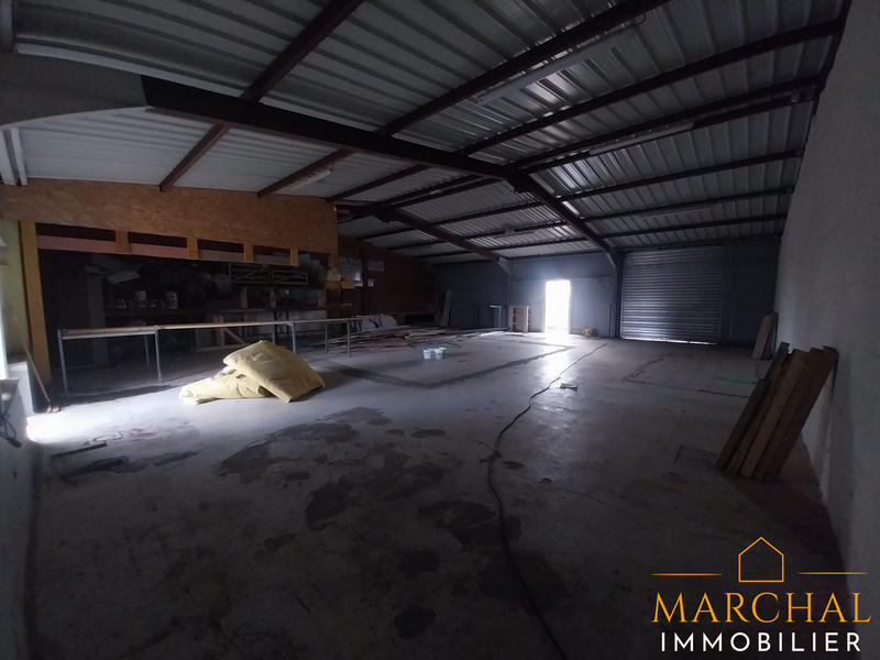 Entrepôt - 700 m²