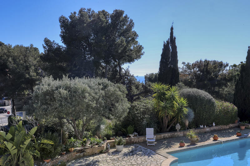 Propriété - 240 m² - 7 pièces