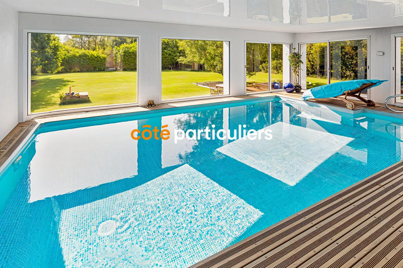 Maison - 286 m² - 10 pièces