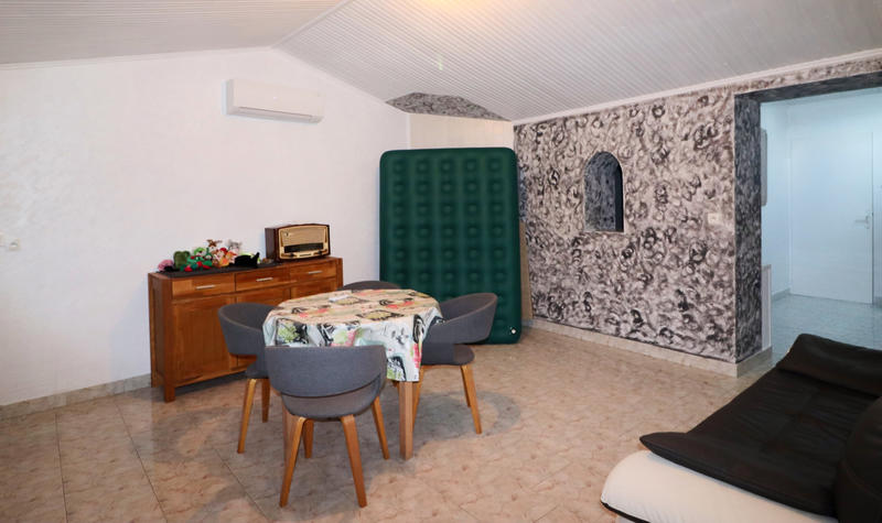 Maison - 247 m² - 10 pièces