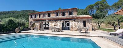 Maison - 230 m² - 5 pièces