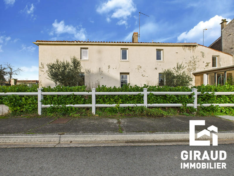 Maison ancienne - 185 m² - 4 pièces