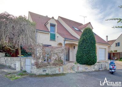 Maison - 169 m² - 9 pièces