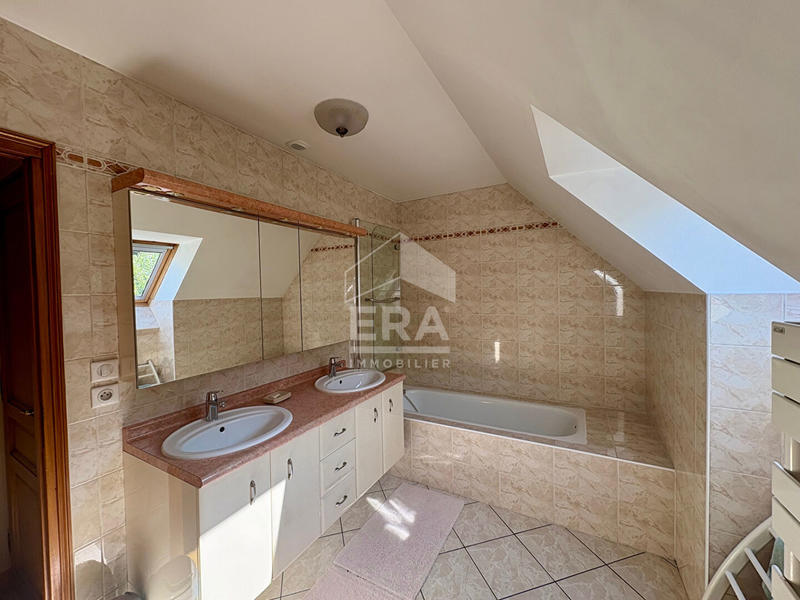 Maison - 136 m² - 6 pièces