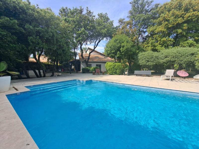 Maison ancienne - 276 m² - 6 pièces