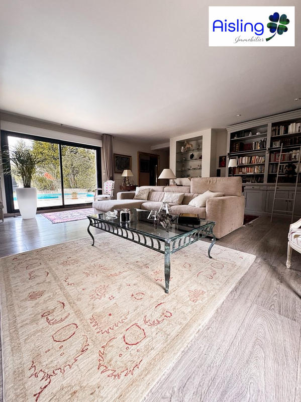 Maison ancienne - 210 m² - 7 pièces