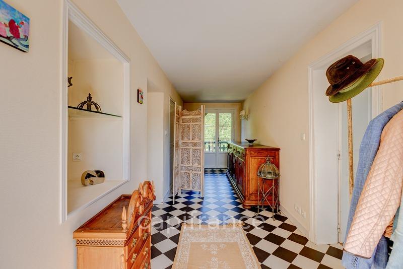 Demeure - 800 m² - 15 pièces