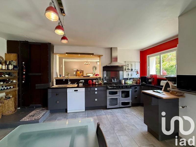 Maison - 221 m² - 9 pièces