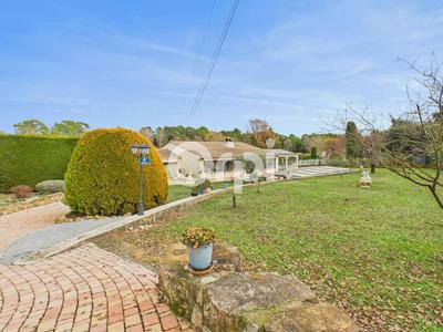 Villa - 285 m² - 9 pièces