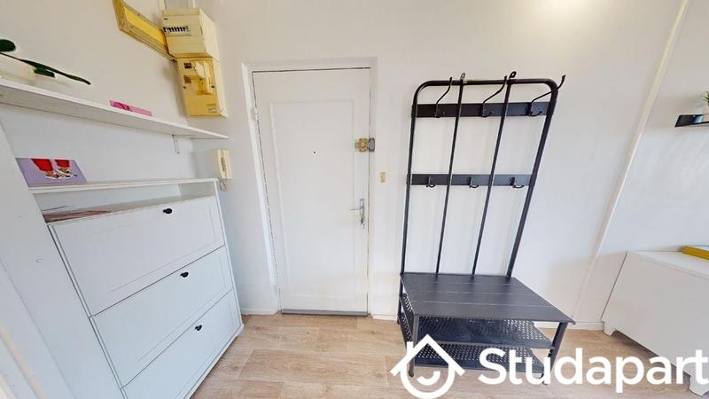 Chambre - 75 m² - 1 pièce