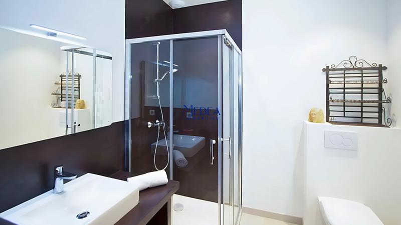 Villa - 340 m² - 10 pièces