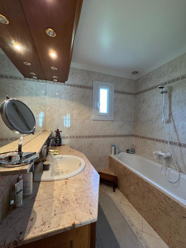 Maison - 145 m² - 7 pièces