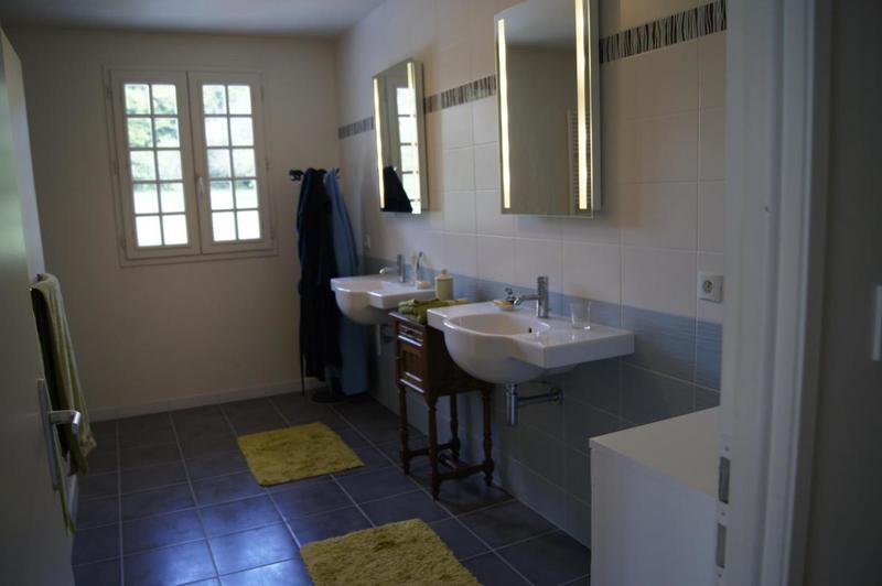 Propriété - 256 m² - 9 pièces