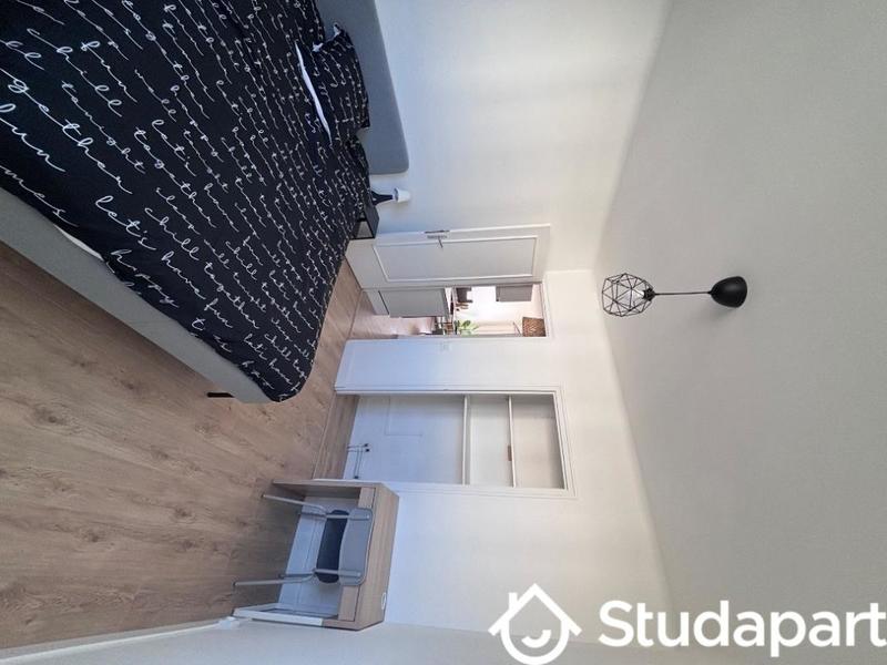 Chambre - 11 m² - 1 pièce