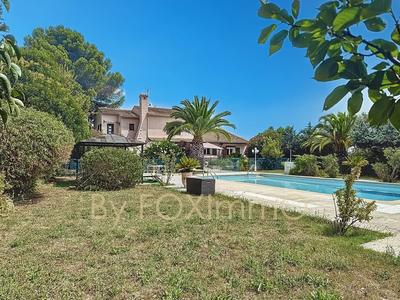 Villa - 215 m² - 7 pièces