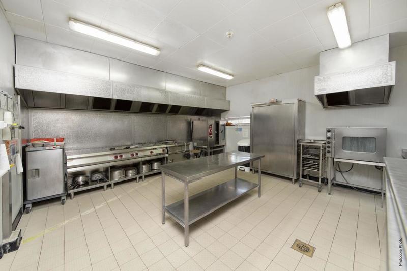 Maison - 3 706 m² - 13 pièces