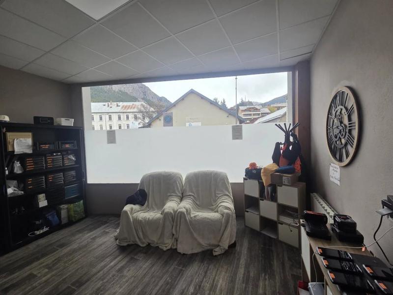 Entrepôt - 667 m² - 4 pièces