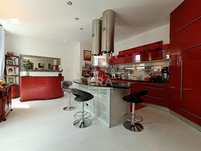 Appartement - 382 m² - 10 pièces