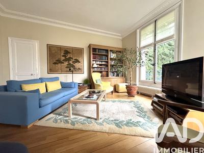 Maison - 262 m² - 9 pièces