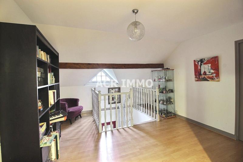 Maison - 270 m² - 8 pièces