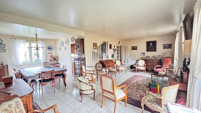 Maison - 137 m² - 7 pièces