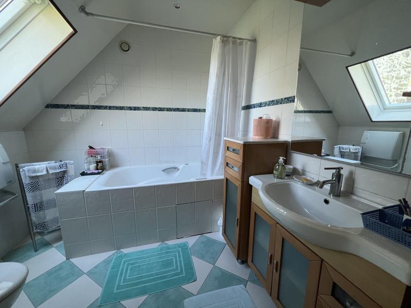 Maison - 280 m² - 8 pièces