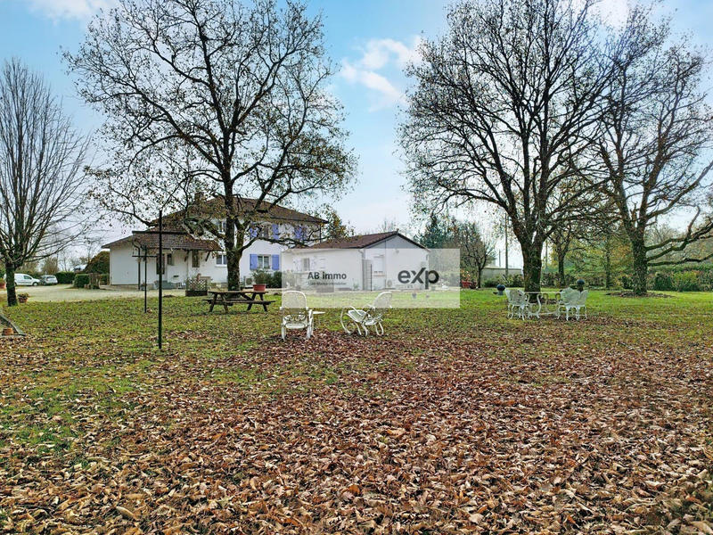 Maison - 250 m² - 13 pièces