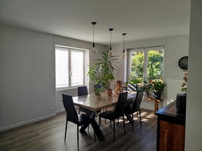 Maison - 137 m² - 8 pièces