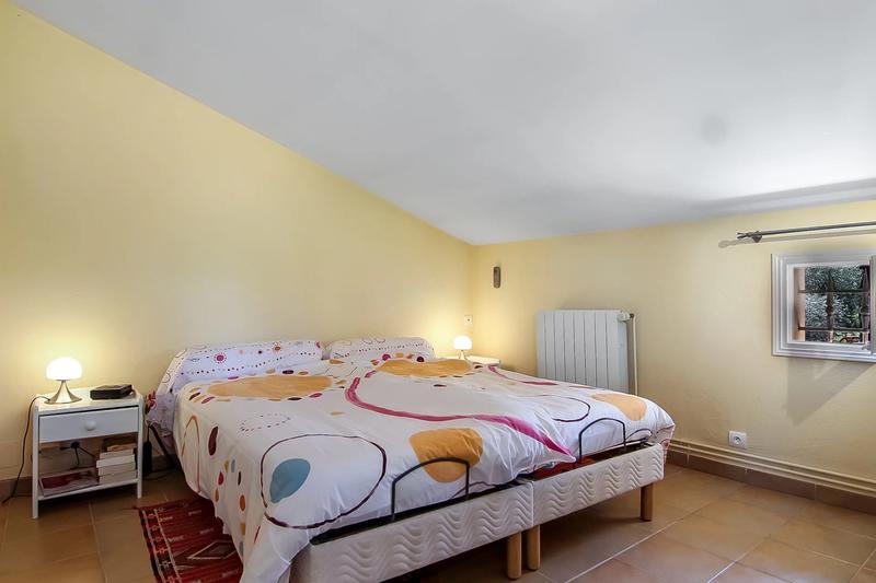 Maison - 238 m² - 9 pièces