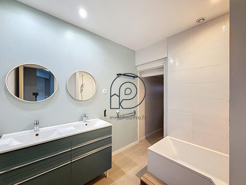 Local d'activités - 167 m²