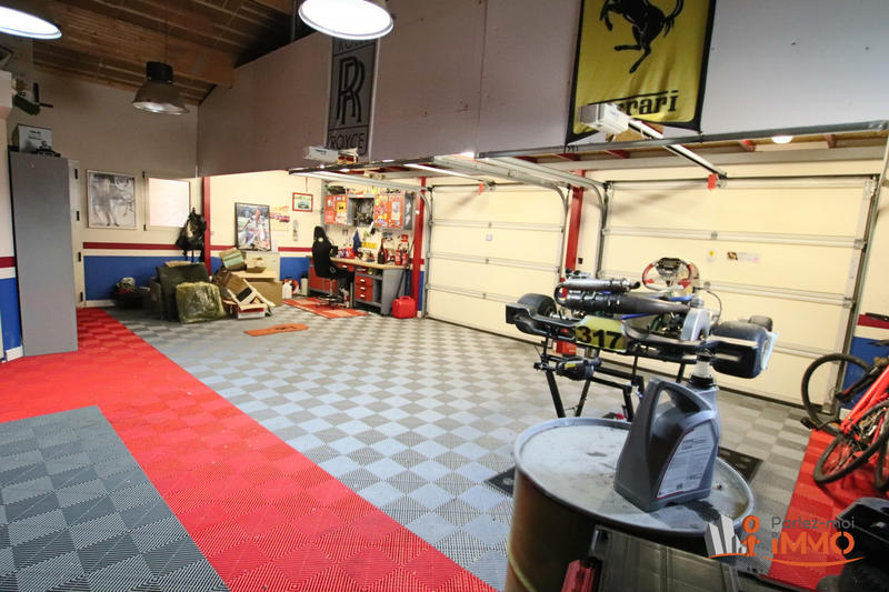 Maison - 200 m² - 6 pièces