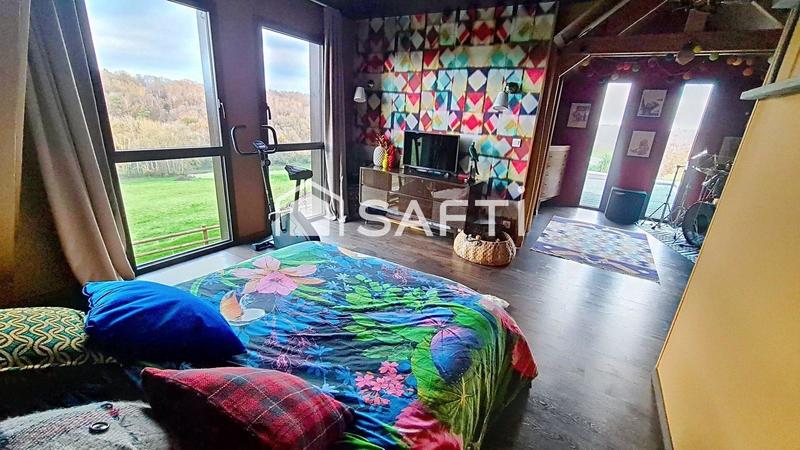 Maison - 220 m² - 6 pièces